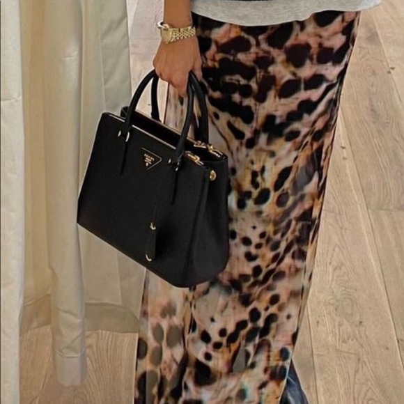 Prada bag 🌸perfect condition🌸 - Picture 5 of 10